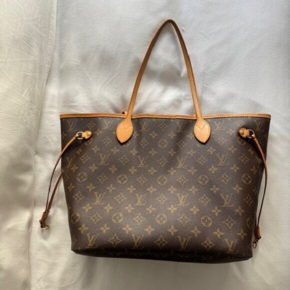 Louis Vuitton Neverfull MM (Medium) Beige Interior - Picture 2 of 13